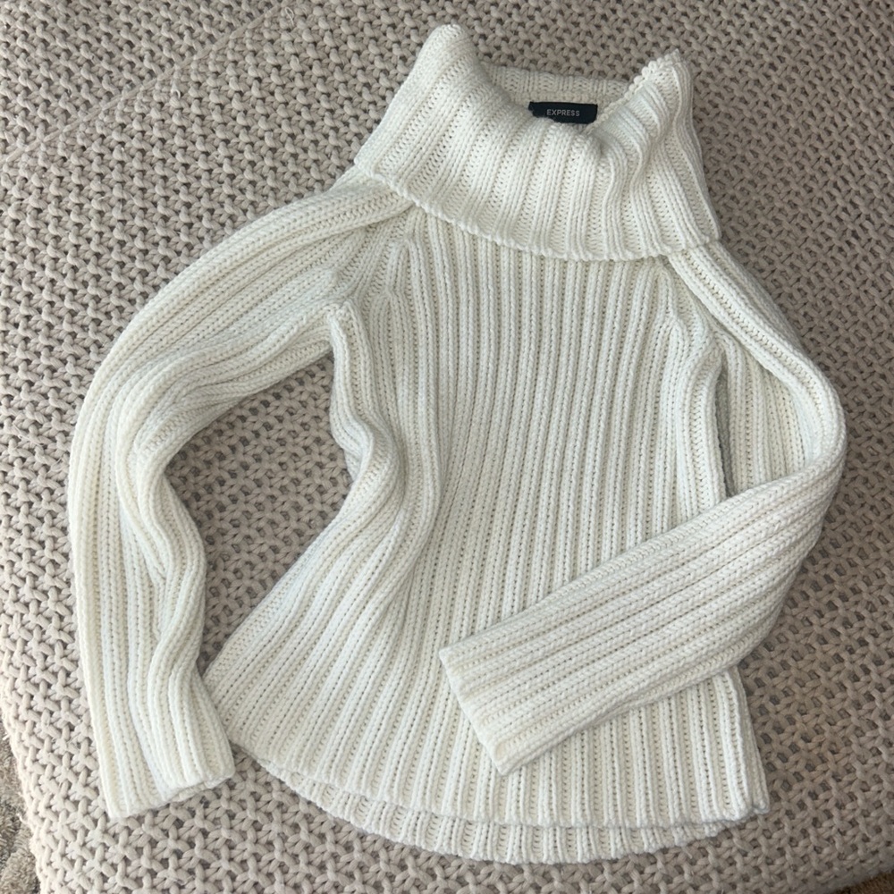 Express White Heavy Knit Cowl-Neck Sweater Women’s S/M